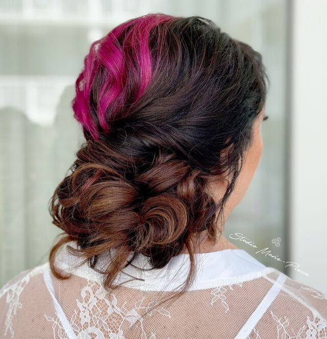 ✨HEATHER✨ congratulations on your big day!! Her wedding shoes were the same color pink as her hair. 😍😍😍

#keywestbride #keyweswedding #studiomphairmakeup  #keywesthairandmakeup
#keywest
#keywestbridalhair  #floridakeyswedding 
#keywesthairstylist 
#keywesthairsalon
#keywestbride 
#keywestsalon