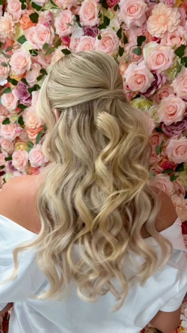 When your bride already looks like a real-life Barbie…
but wait for the hair. 🎀
•
•
#keywestbride
#keywestwedding
#keywesthairandmakeup
#keywesthairsalon
#floridakeyswedding When